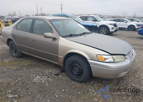 1998 Toyota Camry Le from USA, damaged, VIN 4T1BG22K0WU297704